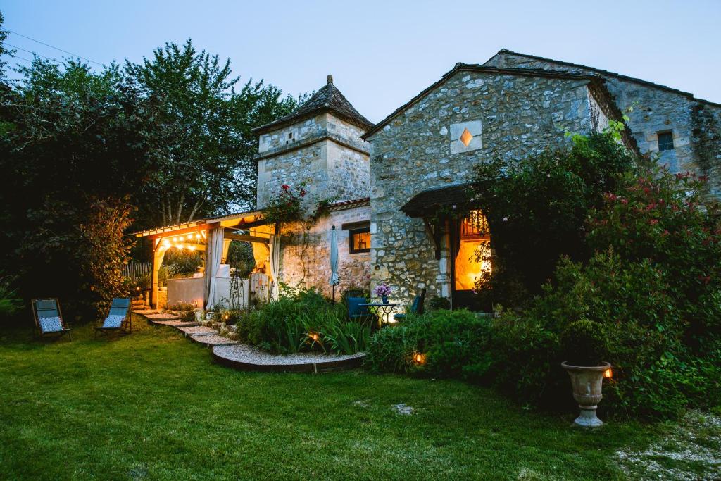 Gite romantique avec Sauna, Spa, Home cinéma -La Closerie du Biard- — love room à Beaumont-du-Périgord