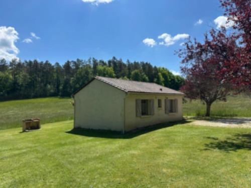 Une love room romantique avec jacuzzi pour couple à Saint-CyprienDordogne