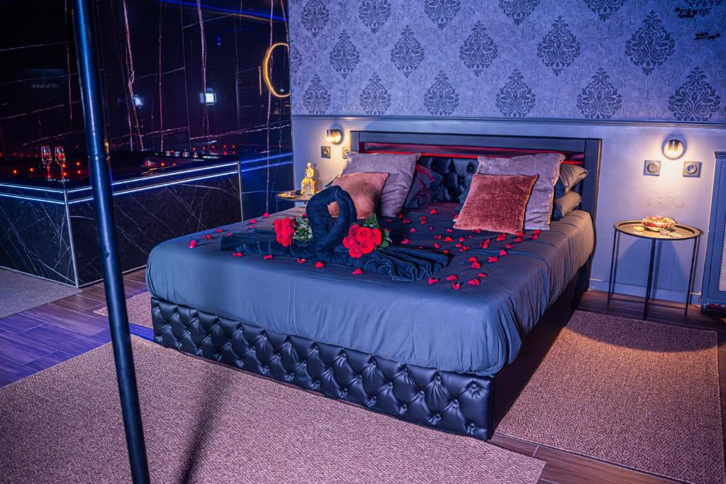 ROMANCE ROOM & LOVE – JACUZZI – PARKING – Menton — love room à Menton