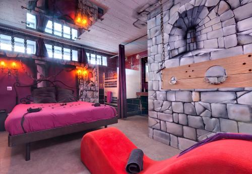 Une love room romantique avec jacuzzi pour couple à VichyAllier