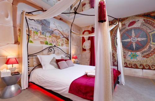 Une love room romantique avec jacuzzi pour couple à VichyAllier