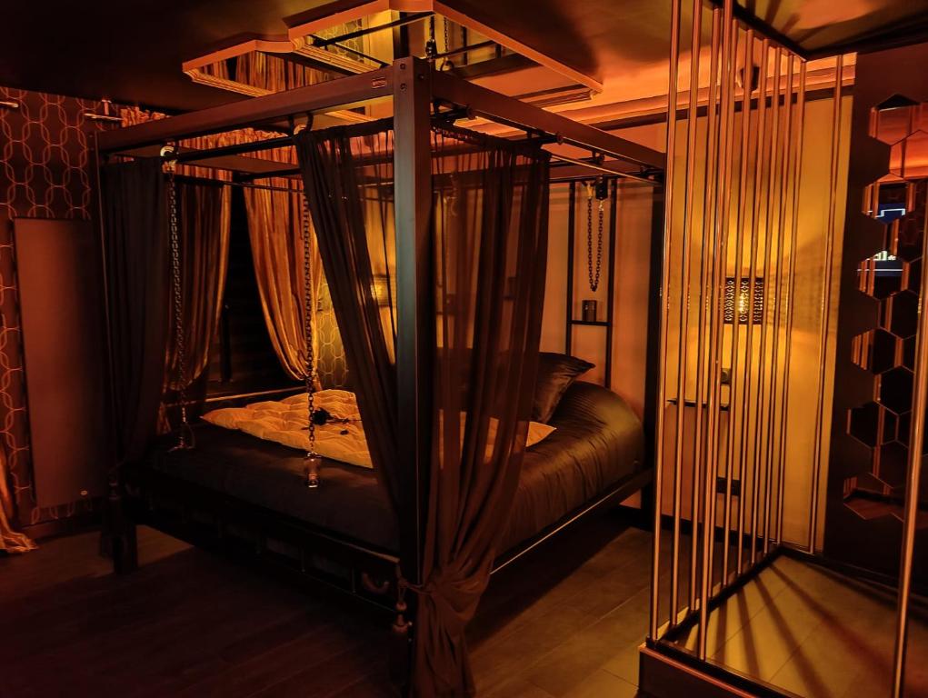 Appartement LOVE ROOM LUXE — love room à Bavay