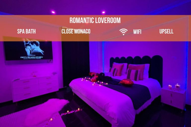 Une love room romantique avec jacuzzi pour couple à BeausoleilAlpes-Maritimes