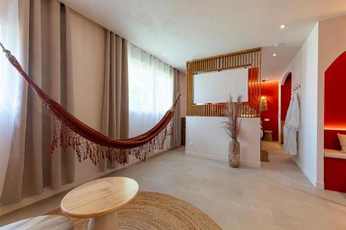 Une love room romantique avec jacuzzi pour couple à Château-ThierryAisne