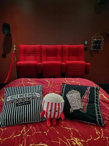 Une love room romantique avec jacuzzi pour couple à Château-ThierryAisne