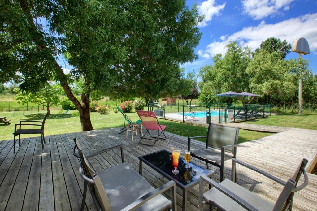 Kyriad Libourne Saint Emilion — love room à Arveyres