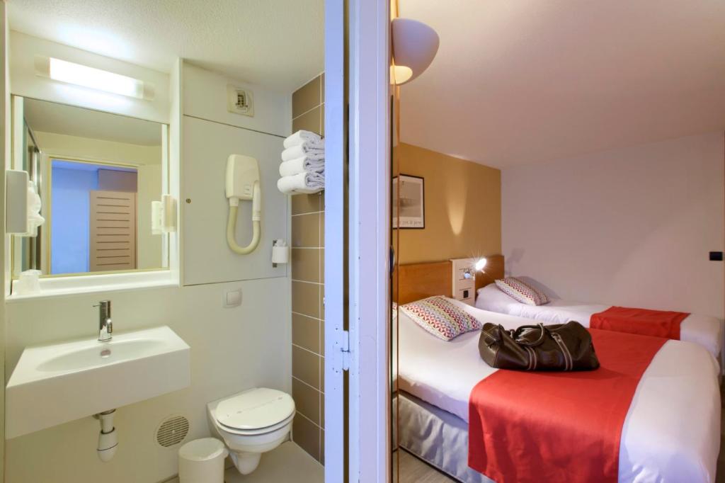 Kyriad Libourne Saint Emilion — love room à Arveyres