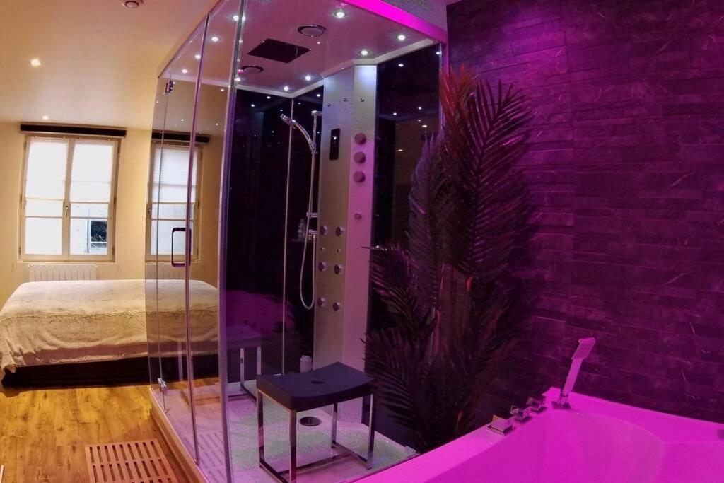 SPA privatif Love room, Le Hammam et Bulles, chez Nuits Chartraines — love room à Chartres