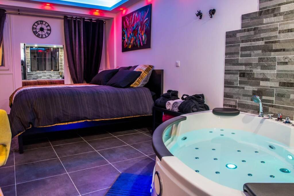 LE SPAMOUREUX bien-être a deux — love room à Boussy-Saint-Antoine