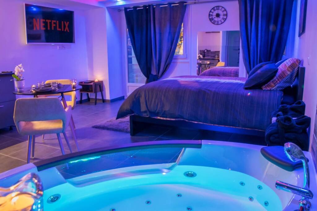 LE SPAMOUREUX bien-être a deux — love room à Boussy-Saint-Antoine