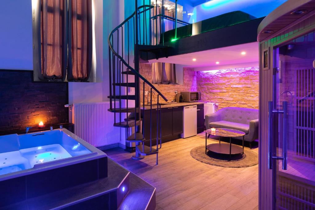 Spa-privatif — love room à Dijon