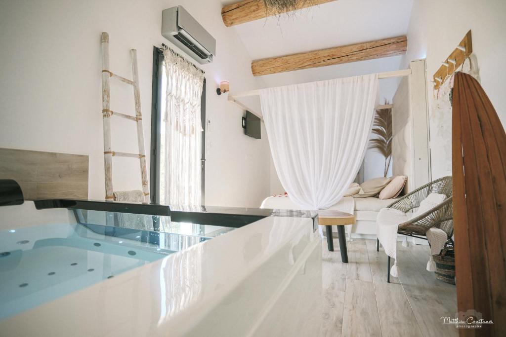 Villa CoCoon – Love room cocooning & 50 nuances — love room à Cuges-les-Pins