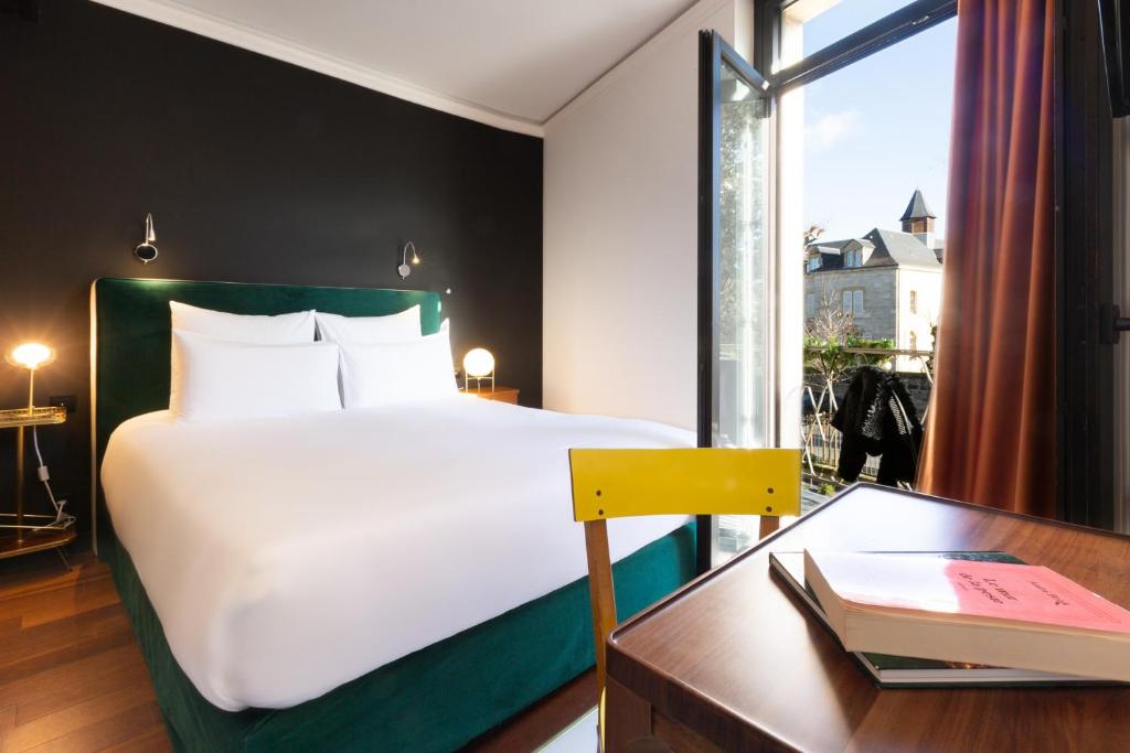 Hôtel & SPA Le Chêne Vert — love room à Brive-la-Gaillarde