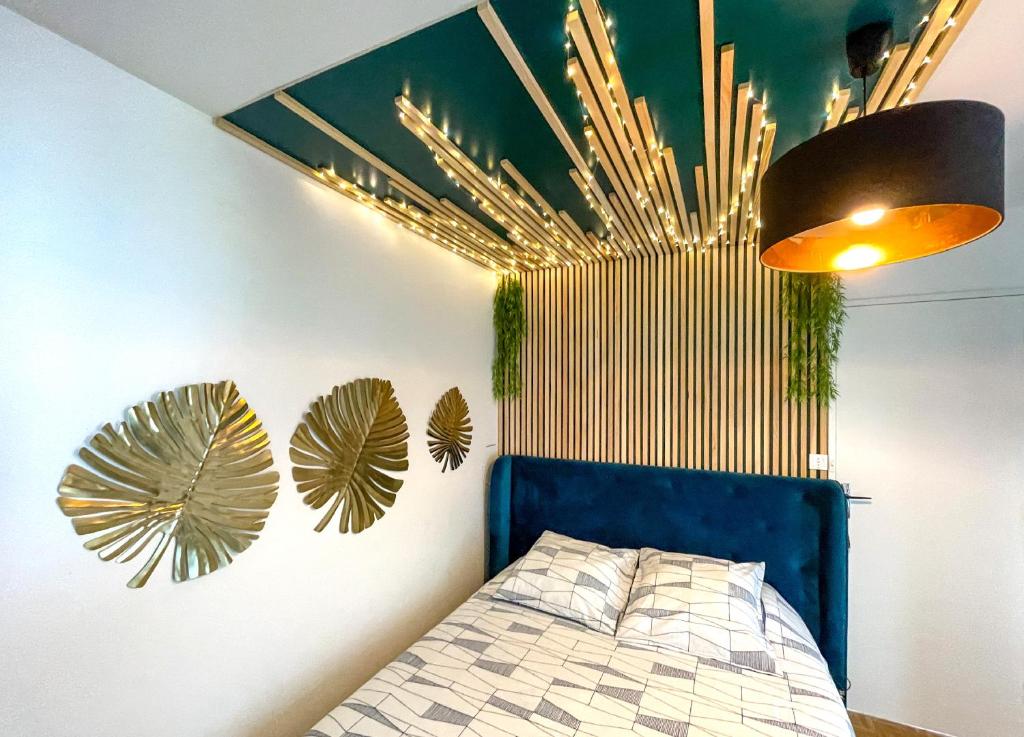 Votre Escale Boule d Or Sauna & Spa — love room à Niort