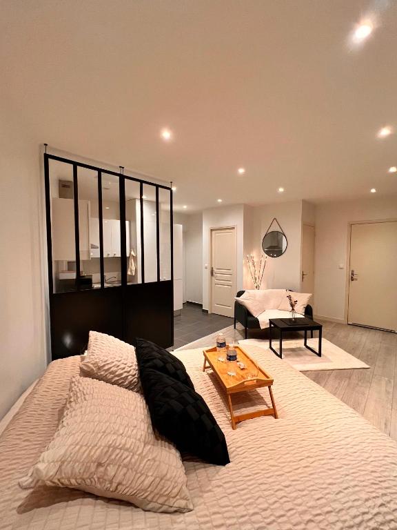 Modern SPA – Cosy & Chic – JACCUZI — love room à Brunoy