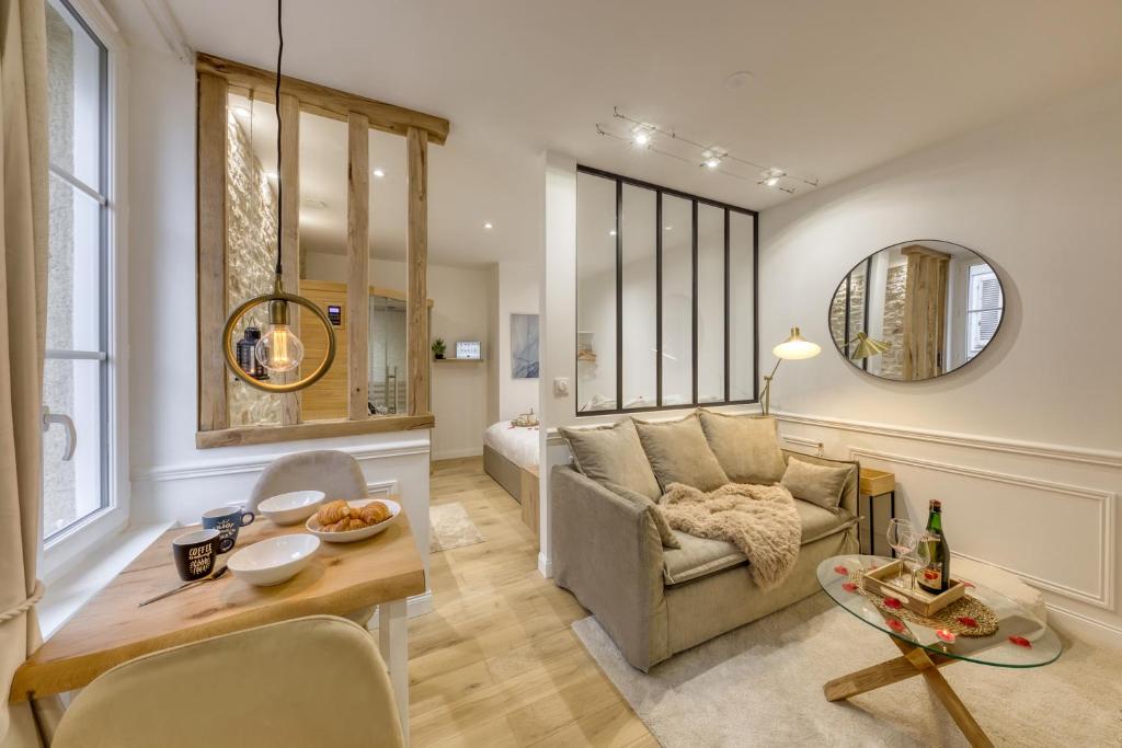 Le Petit Paris – Cocon & Spa & Sauna — love room à Chartres