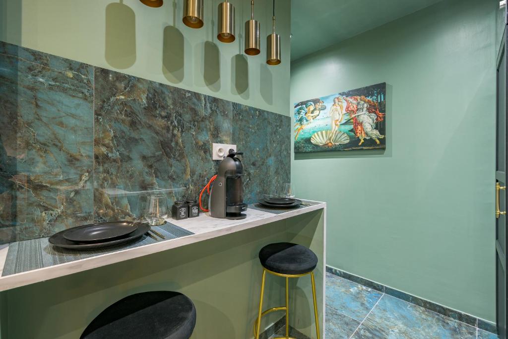 Le Musée d’Aphrodite / JACUZZI — love room à Montgeron