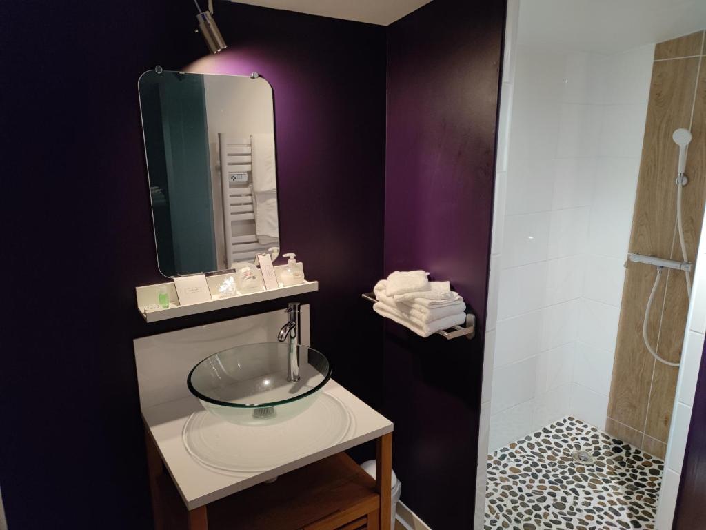 Love Story Chalet avec jacuzzi et sauna — love room à Criquebeuf-sur-Seine