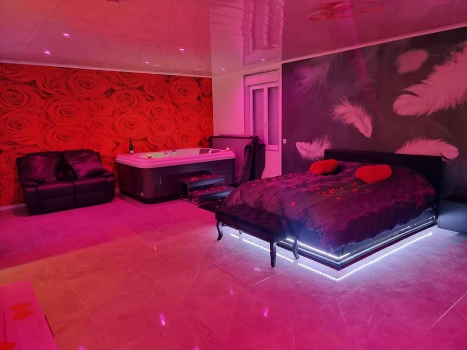 Love Room jacuzzi — love room à Bazoques