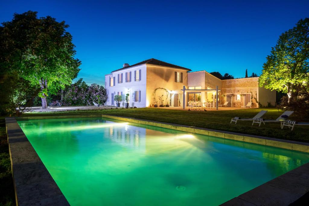 La Bastide de Damien, 5 clefs Demeure d&rsquo;Exception et Table Remarquable dans le guide Teritoria, JACUZZI Privatif, Cuisine étoilée Dominique Frérard — love room à Aix-en-Provence