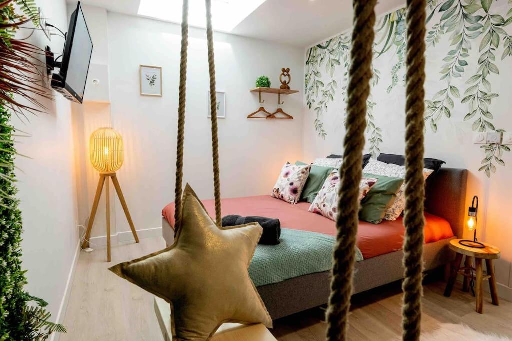 Love Room et spa – Le Cocon — love room à Aubie-et-Espessas