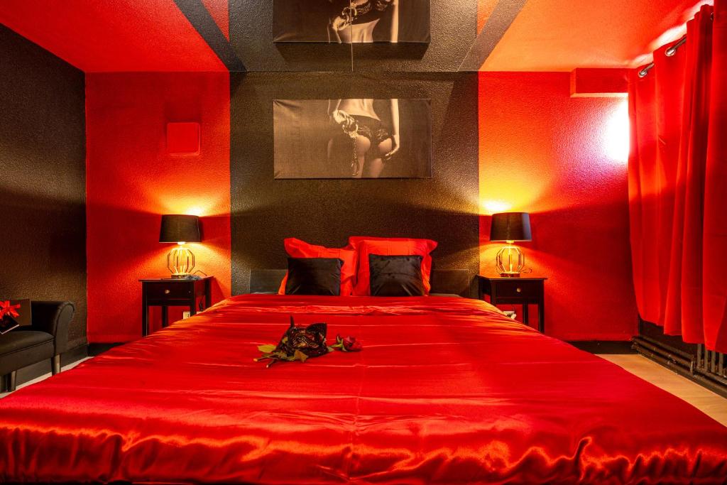 Cocon Sensuel – 50 Nuances – Les Cocons de Nath — love room à Montbéliard