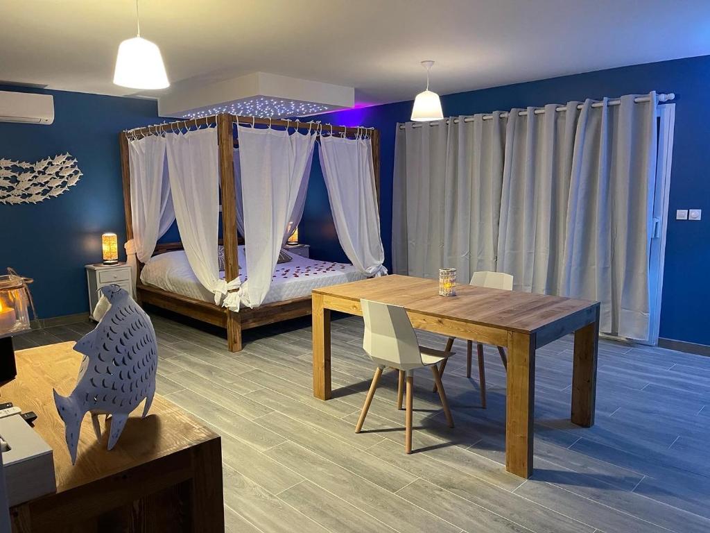 La Paillote Exotique Spa — love room à Beaucaire