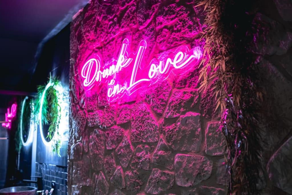Secret Room – Bonnie & Clyde — love room à Narbonne