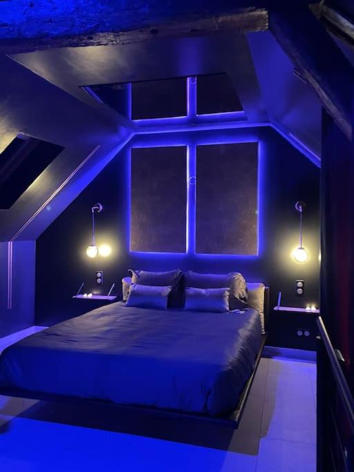 Insolite Escapade avec Spa privatif – Climatisé — love room à Pacy-sur-Eure