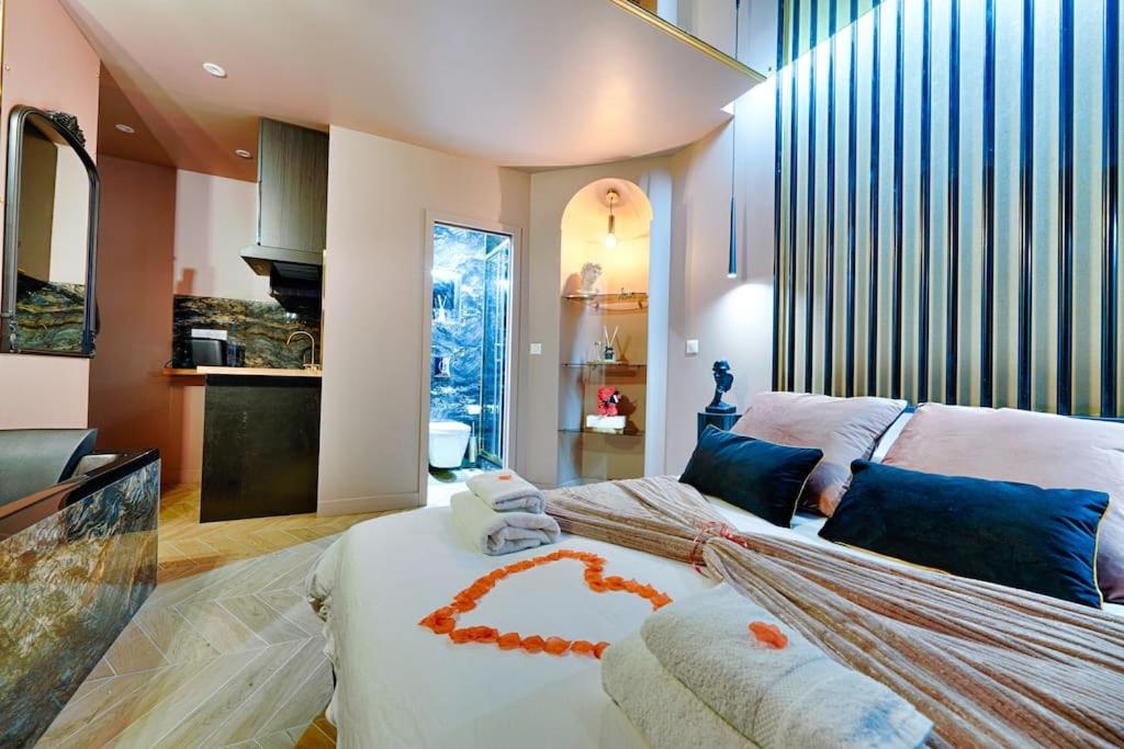 Welcome to Secret Love — love room à Yerres