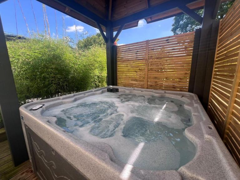 Travel Proud LoveRoom avec SPA privatif Plélo