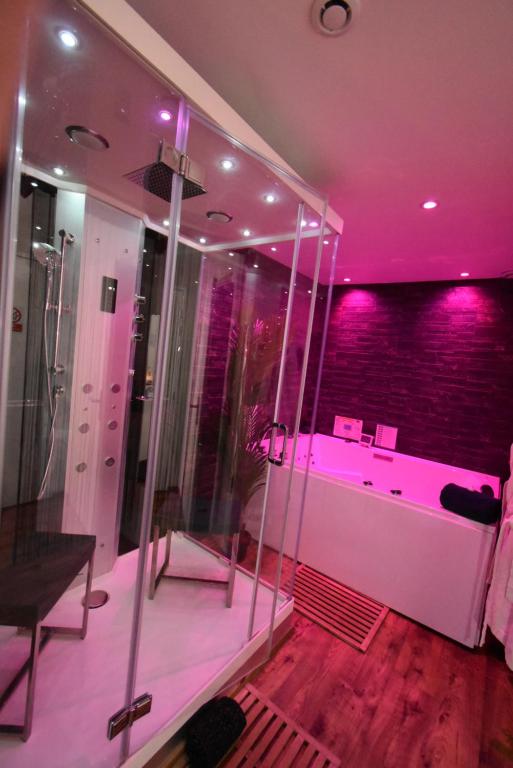 Love room SPA privatif Love room, Le Hammam et Bulles, chez Nuits Chartraines à Chartres