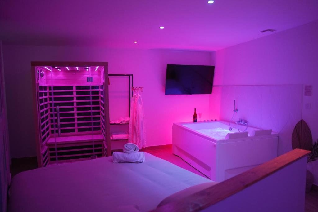 Suite Détente – Spa & Sauna — love room à Étampes