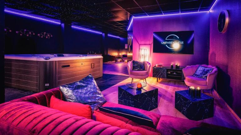 Love room La Parenthèse Jacuzzi sauna privatif Cognac à Cognac