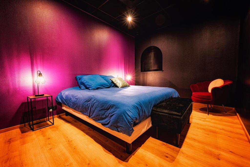La Parenthèse Jacuzzi sauna privatif Cognac — love room à Cognac