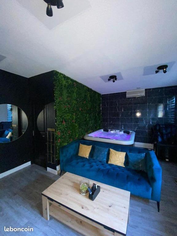 L&rsquo;Inattendu Love Room — love room à Gardanne