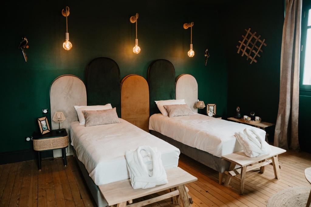 le petit château de Célestine — love room à Segonzac
