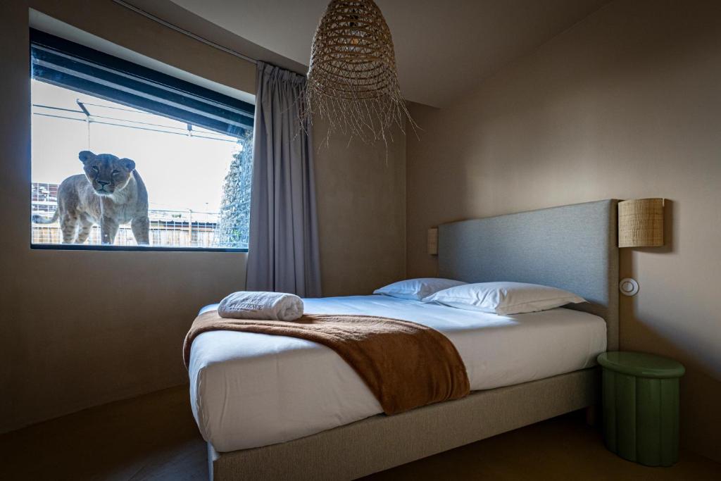 Travel Proud Night experience – Lodge By Zoo Bordeaux Pessac — love room à Pessac