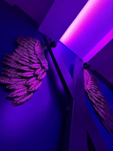 Suite craz&rsquo;in Love Room, jacuzzi, cinéma, climatisation, parking — love room à Beaucaire