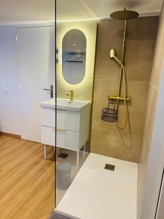 Love Room Jacuzzi Privatif à Martigues — love room à Martigues