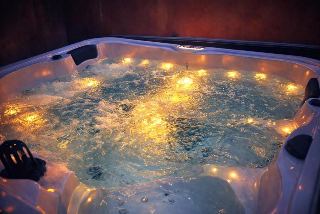 Love Room Jacuzzi Privatif à Martigues — love room à Martigues