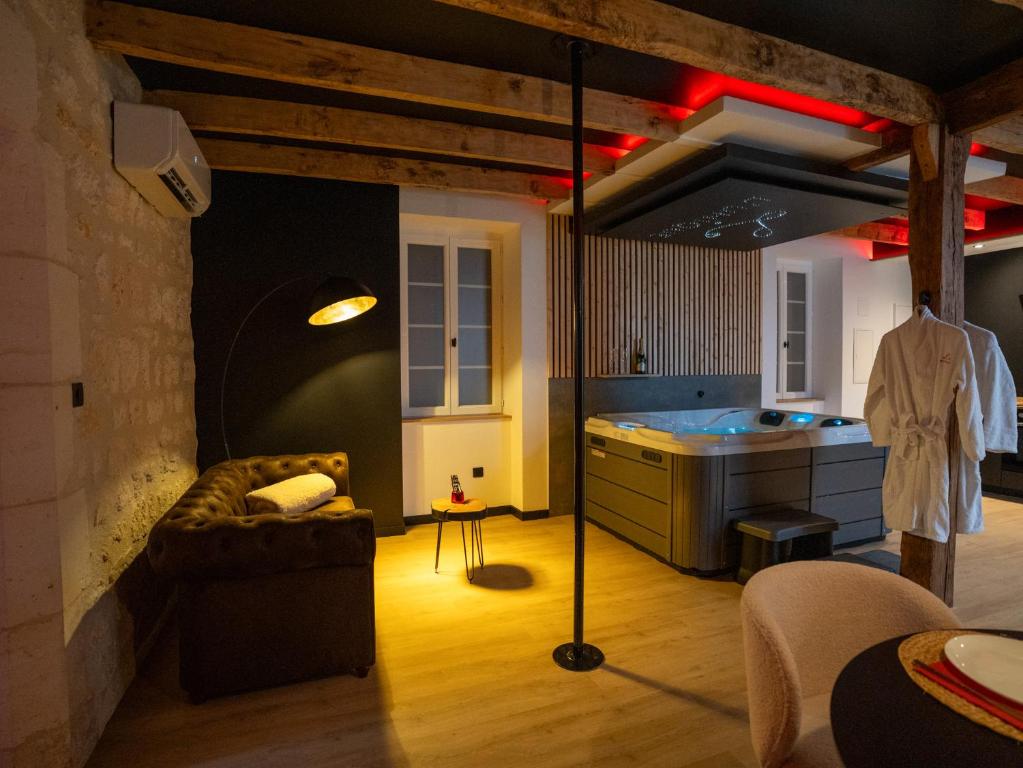 L&rsquo;unique – Love-room Romantique — love room à Angoulême