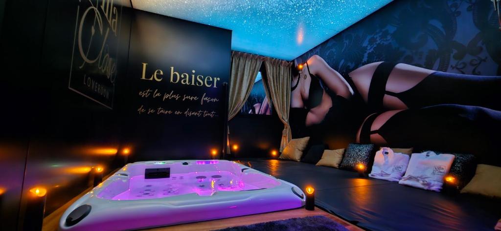 VILLA CLOSE BRIVE centre – LOVE ROOM – SPA privatif — love room à Brive-la-Gaillarde