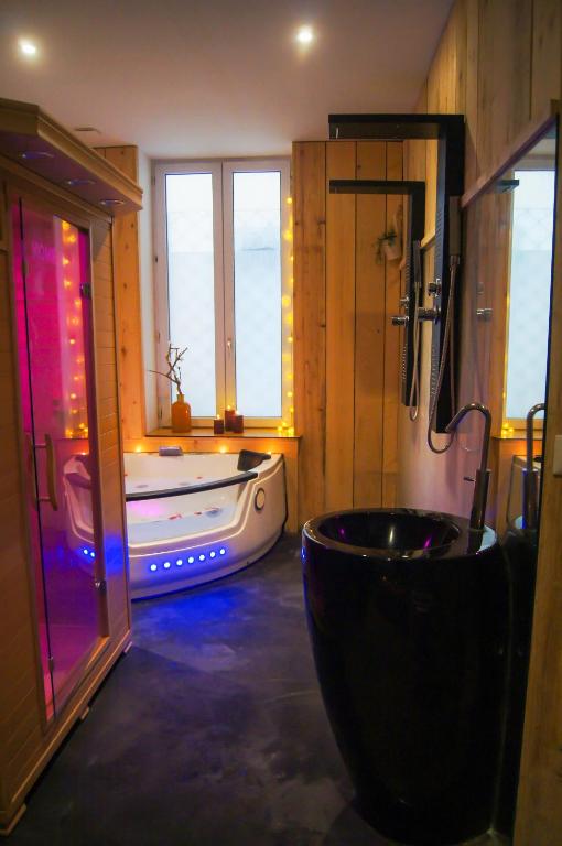 Suite Romantique La Pampa – Sauna & Jacuzzi Clim