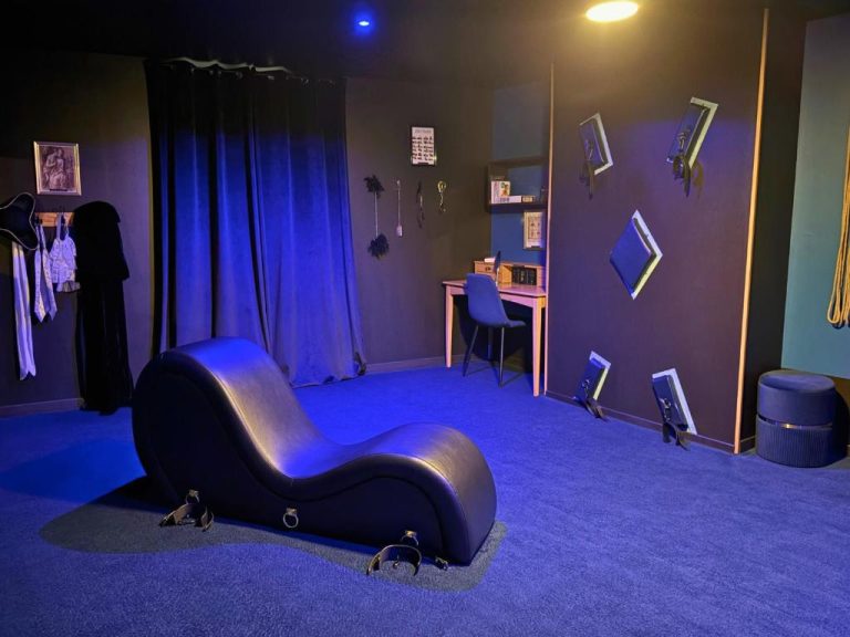 Travel Proud Suite Casanova avec SPA & Escape Love Game – Doux Bleu Jeux