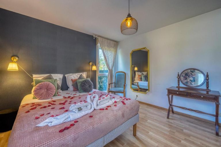 Chambre d&rsquo;Amour Jacuzzi Bordeaux Parking