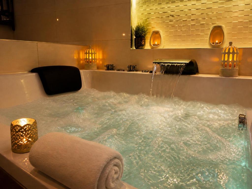 Appart&rsquo; Spa et Sauna Privatif Au Cœur De Beaune — love room à Beaune