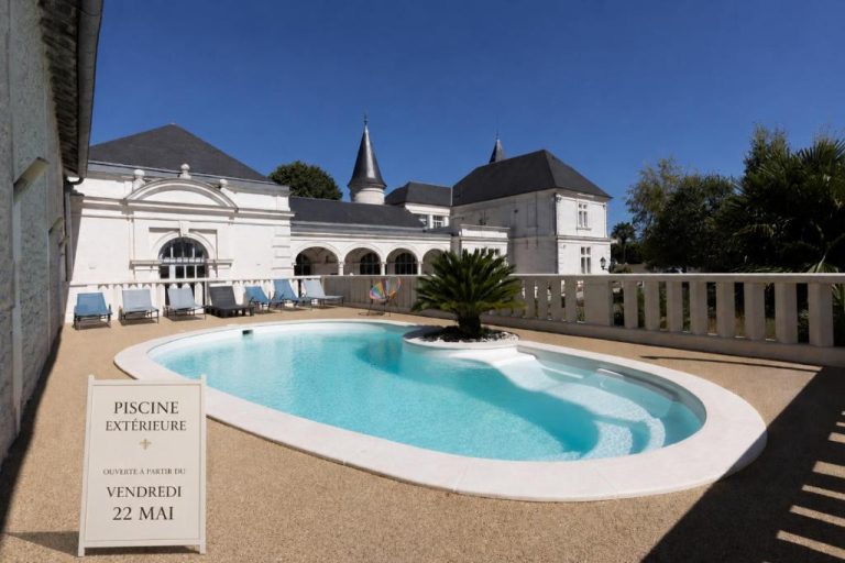 Love room Château Pellisson à Cognac