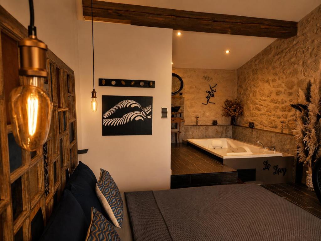 Le Lovy , Studio indépendant avec Jacuzzi — love room à Cézac