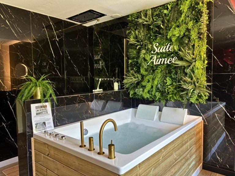 Love room La Suite Aimée – Espace relaxant avec balnéo à Angoulême